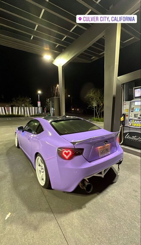 Cute Car Colors, Purple Car Interior Aesthetic, Car Color Ideas, Purple Car Aesthetic, Pink Hellcat, Purple Car Accessories, Pink Car Wrap, Baddie Cars, Pink Caps