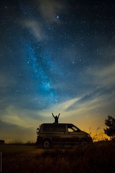 Van life under the stars by CACTUS Blai Baules for Stocksy United City Life Photography, Night Sky Photography, Camping Photography, Some Day, Sky Full Of Stars, Road Trip Adventure, Night Scenery, Camping Life, Under The Stars