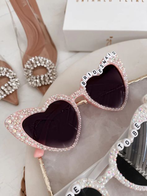 Bridesmaid Heart Sunglasses, Bachelorette Sunglasses Diy, Boujee Bridesmaid Proposal, Bachellorete Ideas, Sunglasses Bridesmaids, Bridesmaid Proposal Ideas Unique, Bridesmaid Sunglasses, Bridal Party Sunglasses, Bridesmaid Letter