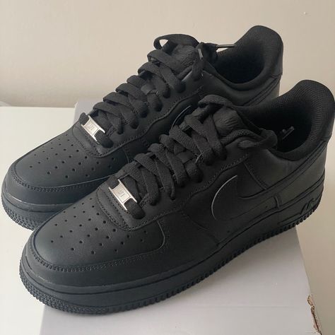 Size 9.5 W Nike Air Force 1 Low Triple Black Women Dd8959-001 New In Box. Box Is Damaged, Please Check Photos Styling Black Air Force 1s, Nike Air Force Schwarz, Nike Air Force 1 Schwarz, Black Shoes Sneakers Women, Black Air Force 1 Outfit Women, Air Forces Black, Air Force Noir, Air Force 1 Noir, Black Forces