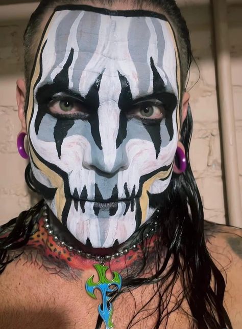 Jeff Hardy Face Paint, Cool Face Paint, The Hardy Boyz, Wrestling Gear, Jeff Hardy, Cool Face, Girl Advice, Hey Man, Fantasy Makeup