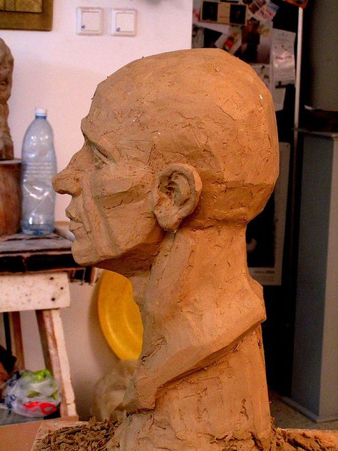 Finished clay head - turnaround 3 | Flickr - Photo Sharing! Sculpture Lessons, Sculpture Head, Human Sculpture, Sculpture Techniques, 얼굴 드로잉, Sculpture Metal, Pottery Sculpture, Portrait Sculpture, Sculpting Clay