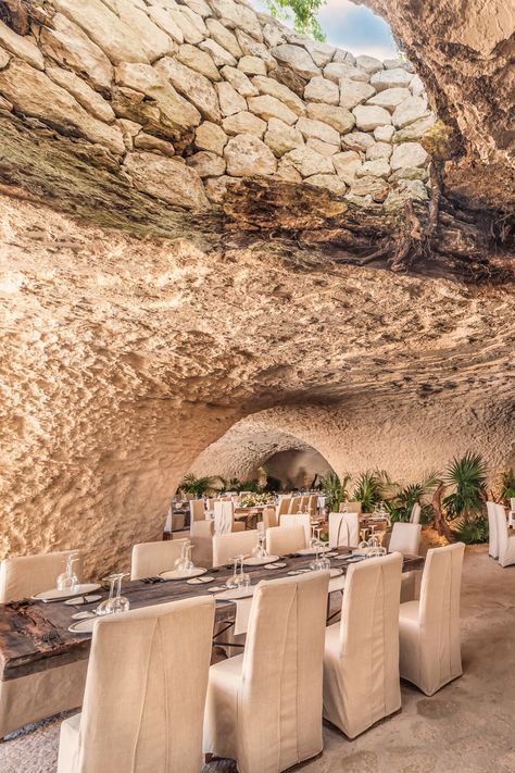 Looking for a unique venue for your destination wedding? At Hotel Xcaret Mexico, you can host your reception at Las Cuevas, an elegant restaurant nestled within a cave! ⁣ Xcaret Mexico Wedding, Wedding Venues Mexico, Xcaret Wedding, Cancun Wedding Venues, Cave Wedding, Xcaret Mexico, Mexico Wedding Venue, Jungle Wedding, Airbnb Wedding