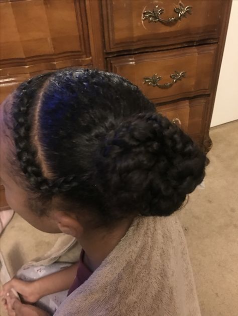 Side Bun Natural Hair, Side Braid Bun, Braid Aesthetic, Accent Braids, Two Buns, Side Bun, Protective Hairstyles For Natural Hair, Black Ponytail Hairstyles, Quick Natural Hair Styles