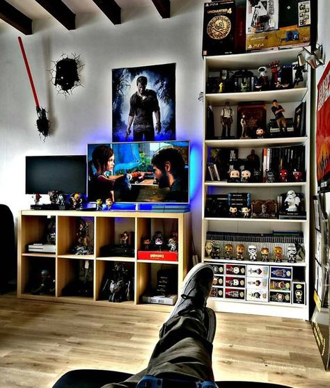 25 Coolest Gaming Rooms That Will Make Your Dreamy | Home Design And Interior Cool Gaming Rooms, Room Decor For Men, Game Room Ideas, Geek Room, Small Game Rooms, Nerd Room, And Then, The Night, End Of