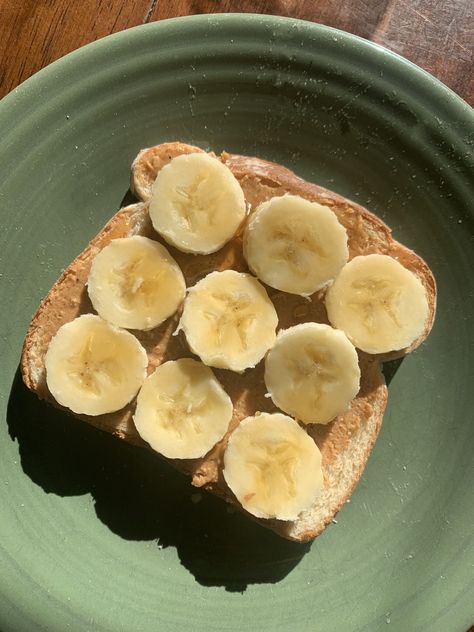 Toast With Honey, Honey Drizzle, Peanut Butter Toast, Banana Toast, Peanut Butter And Banana, Honey Toast, Peanut Butter Banana, Cheese Ball, Appetizer Dips