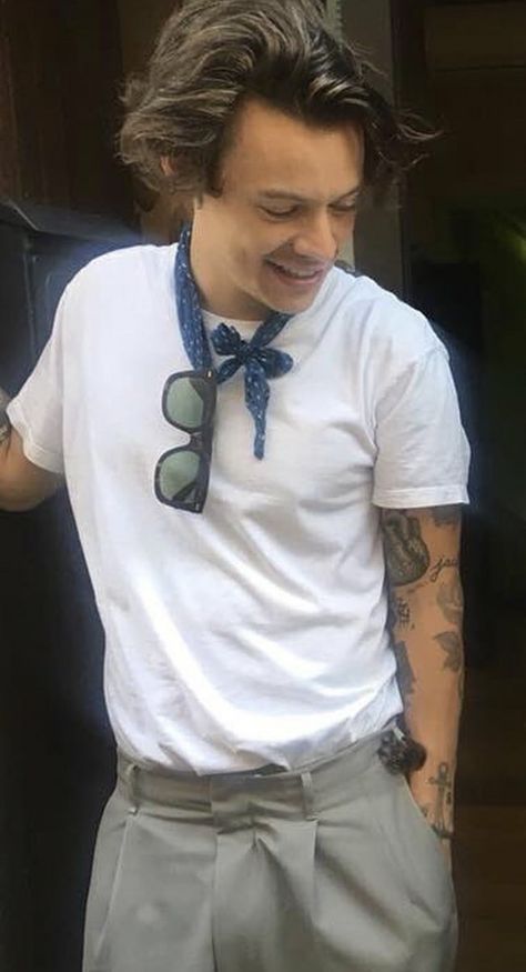 Harry Styles Outfit, Harry Styles Aesthetic, Mr Style, Italy Fashion, Choose Love, Harry Edward Styles, Edward Styles, White Shirt, One Direction