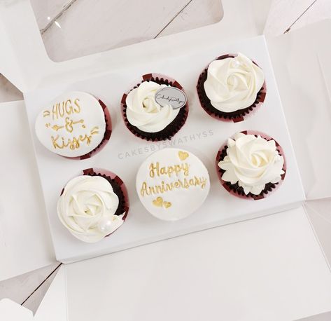 Anniversary Cupcakes One Year Anniversary Cupcakes, Anniversary Cupcakes For Him, Happy Anniversary Cupcakes, Anniversary Cupcake Ideas, Anniversary Cupcakes, Penguin Cakes, Small Cakes, 1 Year Anniversary, One Year Anniversary