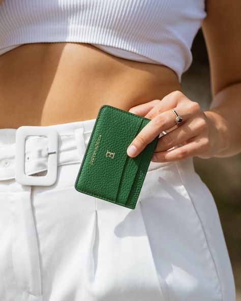 Emerald Green Card Holder $89. We love the way our monogram shines on our vibrant coloured cases 💫 #エメラルドグリーン #カードケース #レザー小物 #オーストラリア #海外ブランド Women Card Holder, Card Holder Ideas, Coach Fashion, Simple Wallet, Leather Card Holder Wallet, My Wallet, Diy Leather Bag, Blue Q, Cute Wallets