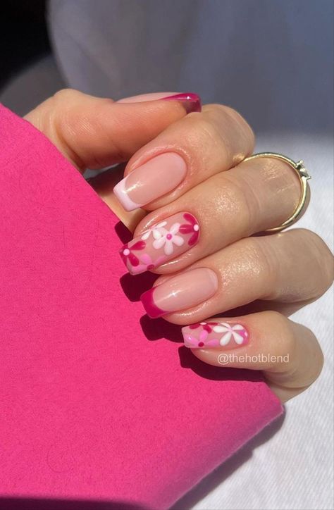 Elegant short French tip coffin nails perfect for Spring nails 2023 Short French Tip Coffin, French Tip Coffin Nails, French Tip Coffin, Short French Tip, Nail Shapes Squoval, Palm Nails, Short French, Acrylic Pink, Nail Acrylic