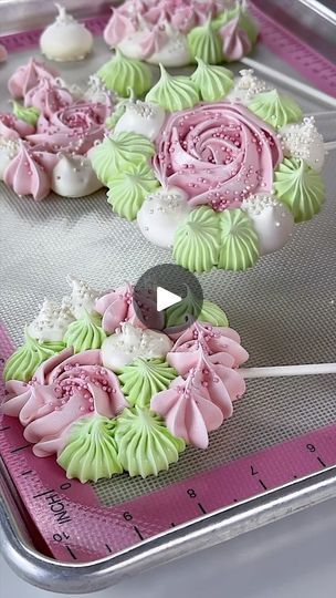 Cute Meringue, Meringue Lollipops, Meringue Pops, Meringue Kisses, Swiss Meringue, Meringue Cookies, Piping Tips, Delicious Treats, Baking Mat