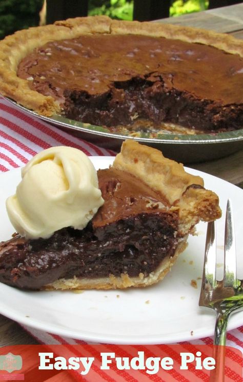 Easy Fudge Pie, Fudge Pie Recipe, Chocolate Fudge Pie, Easy Fudge, Easy Chocolate Fudge, Fudge Pie, Decadent Chocolate Desserts, Chocolate Pie Recipes, Sweet Pie