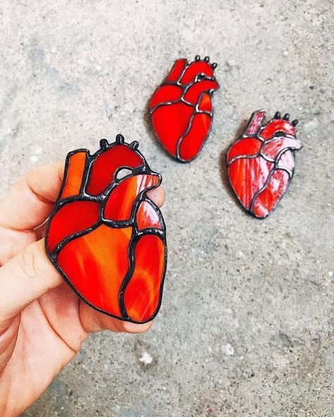 Catholic Church Stained Glass, Heart Anatomical, Anatomical Heart Art, Diy Stained Glass Window, Stained Glass Patterns Free, Unique Brooch, Stained Glass Jewelry, Glass Diy, Heart Valentines