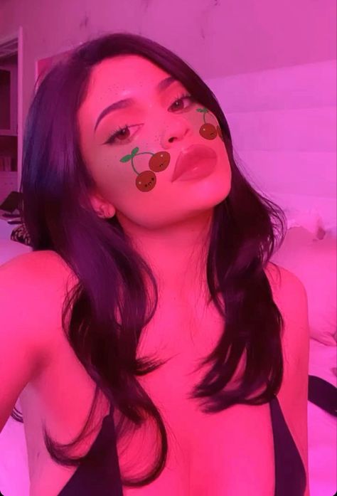 Kylie And Travis Scott, Kylie Jenner Icons, Life Of Kylie, Kim And Kylie, Kylie Jenner Selfies, Kylie Jenner Hair, Trajes Kylie Jenner, Kylie Jenner Pictures, Kylie Baby