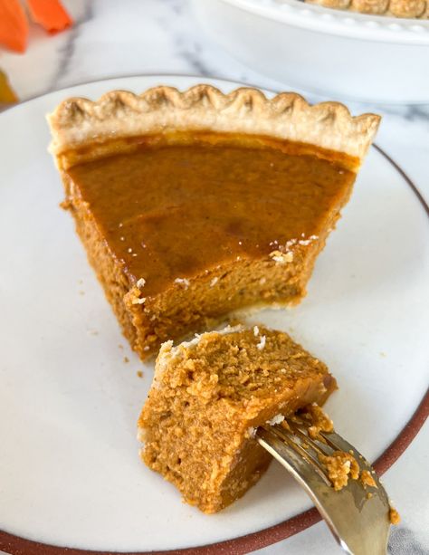 Classic Dairy-Free Pumpkin Pie Dairy Free Pumpkin Pie, Dairy Free Sauces, Thanksgiving Pie Recipes, Dairy Free Pumpkin, Pumpkin Pie Recipe, Gluten Free Desserts Recipes, Pumpkin Pie Recipes, Gluten Free Treats, Fall Spices