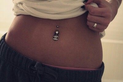 Belly button Belly Button Piercing Cute, Bellybutton Piercings, Belly Button Piercing Jewelry, Early 2010s, Belly Piercing Jewelry, Kei Visual, Cute Piercings, Belly Bars, Belly Jewelry