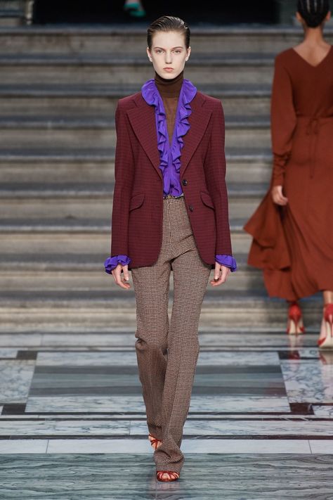 Purple Clothing, Victoria Beckham Style, Curated Closet, Best Lingerie, Runway Trends, 가을 패션, Fashion 2020, Modernism, Victoria Beckham