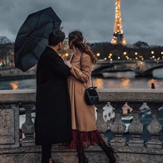 Paris Couple Pictures, Marriage Struggles, Paris Couple, Paris Elopement, Elopement Wedding Photography, Paris Wedding, Photo Couple, City Photography, Best Places To Travel