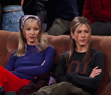 Iconic Friendship Duos, Friends Aesthetic Tv Show, Phoebe And Rachel, Rachel Green Friends, Comfort Series, Friends Best Moments, Duo Costumes, Friends Scenes, Friends Cast