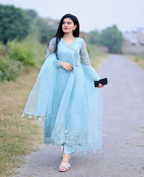 Iqra Kanwal, Shadi Dress, Simple Long Dress, Pakistani Couture, Chiffon Sarees, Anarkali Dresses, Afternoon Coffee, Stylish Short Dresses, Pakistani Suit