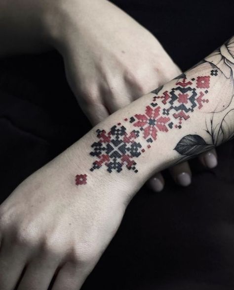 Vyshyvanka Tattoo, Tattoo Aesthetics, Ukrainian Tattoo, Ukrainian Art, Ink Ideas, Beauty Tattoos, Tatting, Tattoo Ideas, Piercings