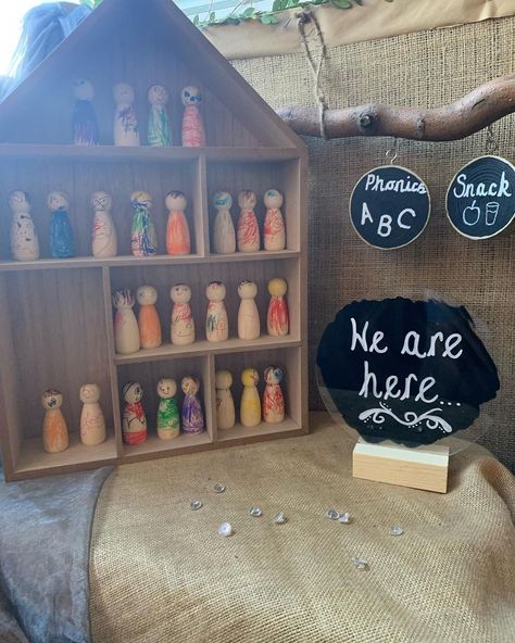 Self Registration Eyfs Ideas, Self Registration Ideas, Cottage Core Classroom, Literacy Provocations, Nursery Classroom Ideas, Nature Inspired Classroom, Preschool Setup, Autumn Eyfs Activities, Nursery School Ideas