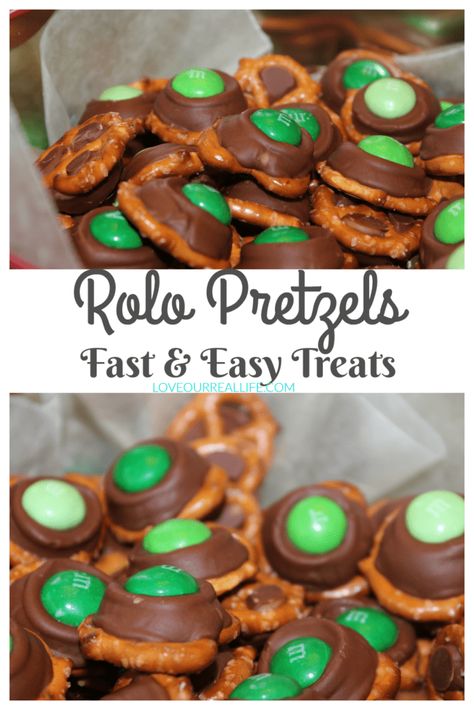 Rolo Pretzel Bites, Pretzel Rolo, Chocolate Peanut Butter No Bake, Pretzel Bites Recipe, Rolo Pretzel, Peanut Butter No Bake Cookies, Miniature Christmas Village, Rolo Pretzels, Pretzel Bites Recipes