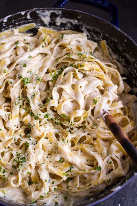 Champagne Cream Sauce, Truffle Oil Recipes, Champagne Recipe, Holiday Entertaining Food, Pastas Recipes, One Pot Pasta Recipes, Truffle Oil, Half Baked Harvest, One Pot Pasta