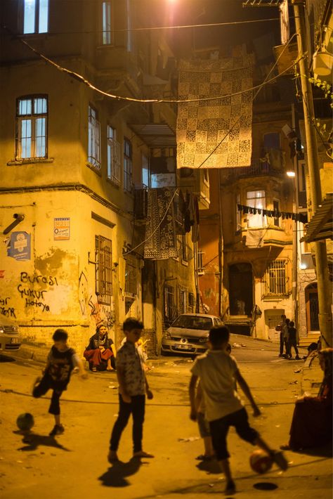 Streets Of Istanbul, Istanbul Street Photography, Urban Planning Aesthetic, Turkey Streets, Street Light Aesthetic, Night City Street, Turkish Summer, Istanbul Night, Turkish Aesthetic