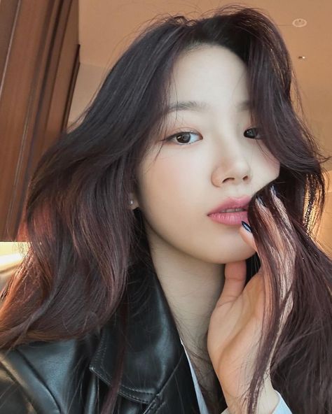 231126 LE SSERAFIM zuhazana Kazuha Lesserafim, Angel Dress, New Wife, Pre Debut, I Love Girls, Korean Makeup, My Only Love, Instagram Update, Kpop Idol