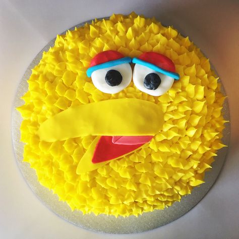 Big Bird Cake, Bird Character, Cake With Buttercream Frosting, Sesame Street Cake, Cookie Cake Designs, Bird Cake, Cake With Buttercream, Sesame Street Birthday Party, Cake Easy