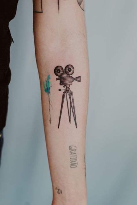 Cinema Tattoo, Film Tattoo, Tattoo Meaningful, Camera Tattoos, Hipster Tattoo, Photography Tattoo, Movie Tattoo, Movie Tattoos, Camera Tattoo