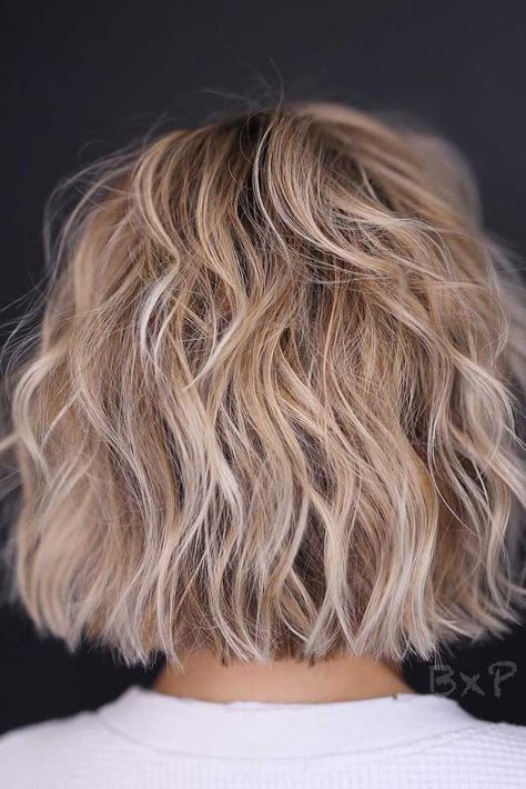 28 Adorable Short Layered Haircuts For The Summer Fun Long Bob Haircut Wavy Hair, Trendy Wavy Hairstyles, Post Partum Haircut Short, Haircuts For Fine Thinning Hair Over 50, Short Layered Hairstyles For Fine Hair, Layered Bob Wavy Hair, Short Haircuts For Fine Wavy Hair, Air Dried Wavy Hair, Best Hair Cuts For Thinning Hair