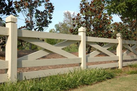 Fence Diy Ideas, Fence Diy, Rustic Fence, Diy Farmhouse Style, Fence Styles, Farmhouse Landscaping, Diy Fence, Front Yard Fence, Building A Fence