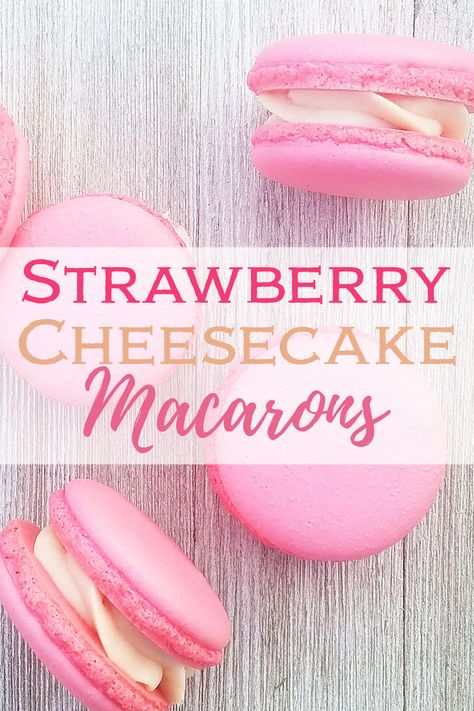 Macarons Strawberry, Cheesecake Macarons, French Macaroon Recipes, Kue Macaroon, French Macarons Recipe, Macaron Filling, Macaroon Cookies, Macaron Flavors, Macaron Cookies