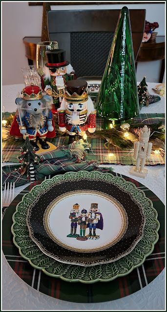 Nutcracker Christmas Party, Nutcracker Christmas Tree, Nutcracker Decor, Nutcracker Christmas Decorations, Christmas Table Setting, Christmas Tablescape, Cottage Christmas, Holiday Tablescapes, Christmas Tablescapes