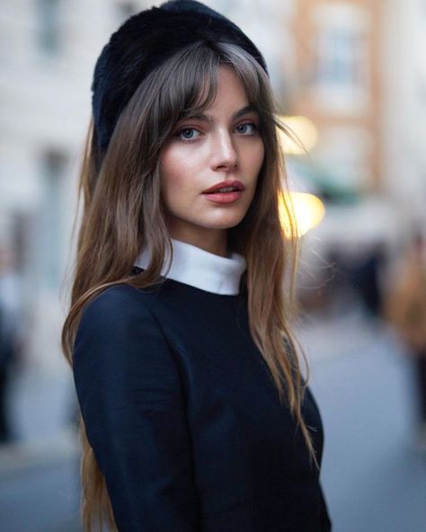 Fashion Week Hair, 60s Hair, Hair Upstyles, French Hair, Long Hair With Bangs, Hair Envy, Dream Hair, Looks Vintage, Hairstyles With Bangs