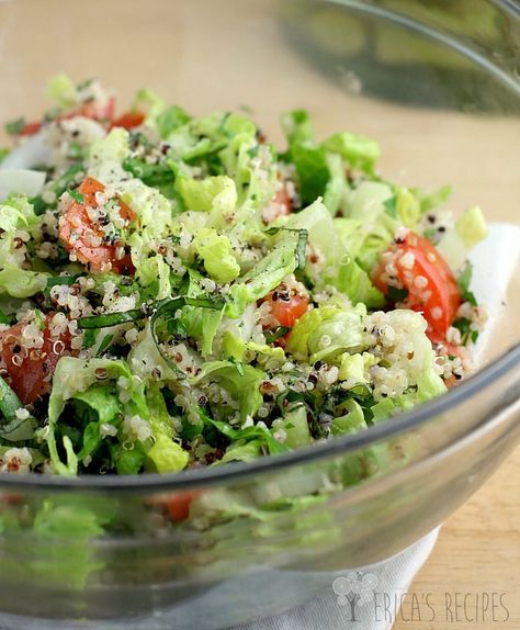 Lettuce Salad Recipes, Lettuce Recipes, Greek Quinoa Salad, Romaine Salad, Green Salad Recipes, Salad Mixed Greens, Healthy Mix, Quinoa Healthy, Quinoa Salad Recipes