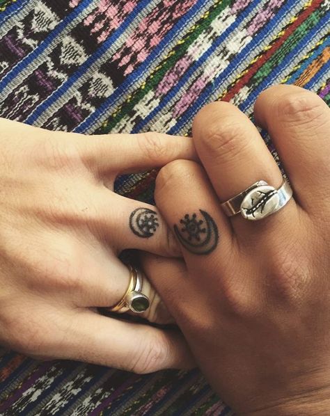 Wedding Band Tattoo Ideas, Wedding Ring Tattoo Ideas, Ring Tattoo Ideas, Couple Tattoos Ideas, Skull Couple Tattoo, Marriage Tattoos, Ring Tattoo Designs, Wedding Band Tattoo, Ring Tattoo