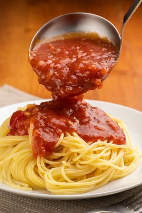 Homemade Spaghetti Sauce Recipe Made With Fresh Tomatoes Homemade Spaghetti Sauce Fresh Tomatoes, Spaghetti Sauce With Fresh Tomatoes, Spaghetti Sauce From Scratch, Homemade Spaghetti Sauce Recipe, Chicken Penne, Fresh Tomato Recipes, Spaghetti Sauce Recipe, Homemade Spaghetti Sauce, Homemade Spaghetti