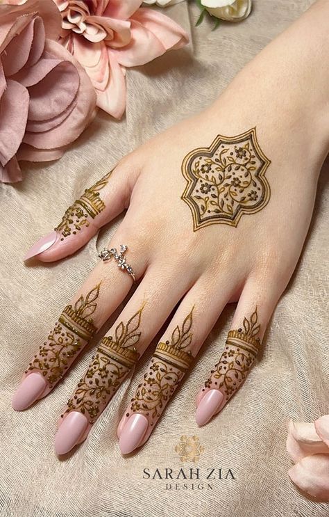 stylish henna, modern henna, Modern henna designs, Modern henna for hands, modern henna designs simple, Modern henna for beginners, modern mehndi design back hand, modern henna designs front hand, simple henna designs, eid henna designs, arabic henna designs, simple mehndi design, new mehndi design, henna designs for eid Modern Mehndi Designs Minimal Front Hand, Modern Henna Designs Front Hand, Arabic Henna Designs Simple, Eid Henna Designs Arabic, Henna For Hands, Henna Designs Arabic, Henna Modern, Modern Mehndi Design, Henna For Beginners