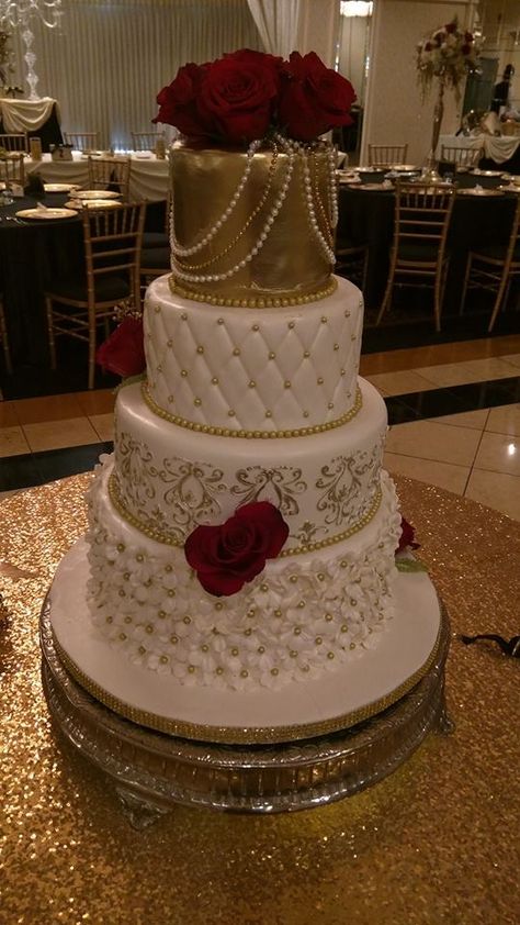 Carlisle Banquets red and Gold Quinceanera Red And Gold, Quinceanera Red, Quince Cakes, Red Gold Wedding, Quince Cake, Red Quince, Gold Ideas, Quinceanera Planning, Quinceanera Cakes