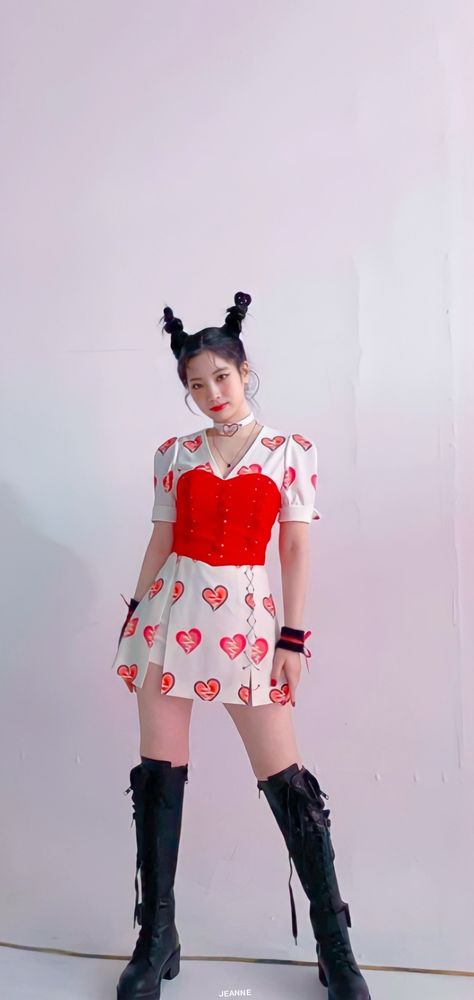 Dahyun Full Body Pic, Dahyun Body, Kim Dahyun, Tzuyu Twice, My Only Love, Harajuku, That Look, Hello Kitty, Kitty