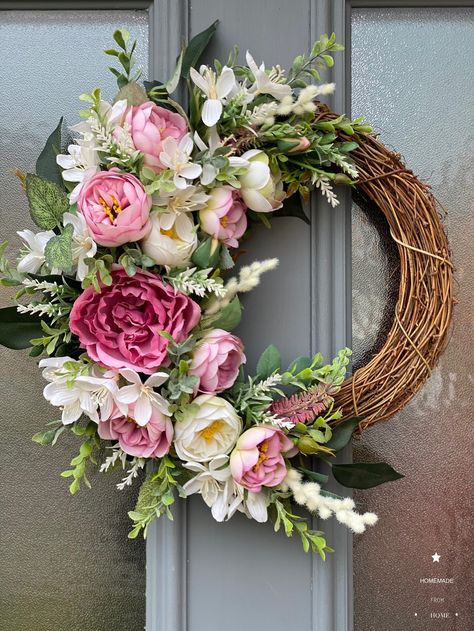 Gorgeous Spring Wreaths For Front Door Decorations Ideas 43 - 99decor 1C5 Spring Grapevine Wreath Ideas, Summer Wreaths For Front Door Diy, Peony Wreaths, Spring Wreaths For Front Door Diy, Easter Grapevine Wreath, Spring Grapevine Wreath, Blue Hydrangea Wreath, Spring Wreaths For Front Door, Spring Door Decoration