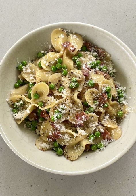 Pasta with Bacon & Peas — britacooks Brita Cooks, Pasta With Peas, Asparagus Bacon, Butter Pasta, Bacon Pasta, Mushroom Pasta, Bacon Cheese, Frozen Peas, Peas