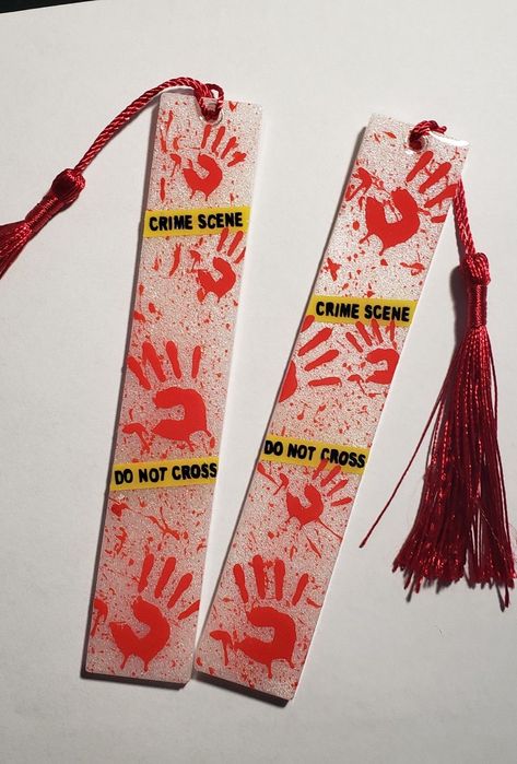 Book Themed Bookmarks, Agggtm Bookmark, Bookmarkers Ideas, Ideas For Bookmarks, Bookmark Diy Ideas, Cute Bookmarks Handmade, Horror Bookmarks, Book Mark Ideas, Anime Bookmarks