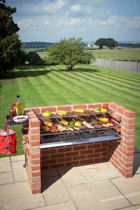 Barbecue Diy, Diy Barbecue, Taman Diy, Pit Bbq, Brick Bbq, Outdoor Barbeque, Jardim Diy, Outdoor Bbq Grill, Outdoor Kitchen Decor