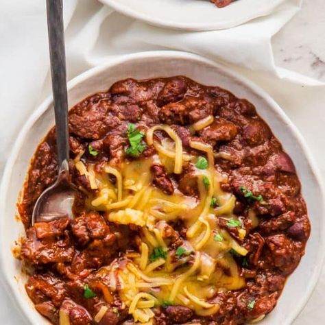 This has got to be the World's Best Chili recipe as far as I'm concerned, made with chuck short ribs and a chili paste made from scratch with dried chiles! Super hearty and delicious! #chili Beer Chili Recipe, Short Rib Chili, How To Cook Chili, Beer Chili, Best Chili, Jo Cooks, Best Chili Recipe, Chilli Recipes, Chili Recipe