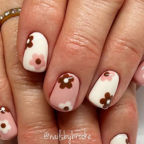 Brooke Jensen on Instagram: "🍦When choosing cute colors for Fall nails somehow turns into ice cream colors😂😋🩷🤎🤍 But hey, we ain’t complainin’!!😍 . . . . #gelpolish #handpaintednailart #naturalnailsonly #utahnailtech #utahnailartist #nailartist #nailart #naildesigns #nailartdesigns #freehandart #gelnails #nails #nailinspo #fallnails #fallnailart #novembernails #novembernailart #trendyfallnails #trendyfallnailart #fallflowernails #novemberflowernails #groovyflowernails #pinkflowernails #brownflowernails #creamflowernails #icecreamnails #neutralnails #neutralnailart #flowernails #flowernailart" Milkshake Nails, November Nail Art, Girly Diy, Neutral Nail Art, Pink Flower Nails, Ice Cream Nails, Nail Board, November Nails, Cute Colors