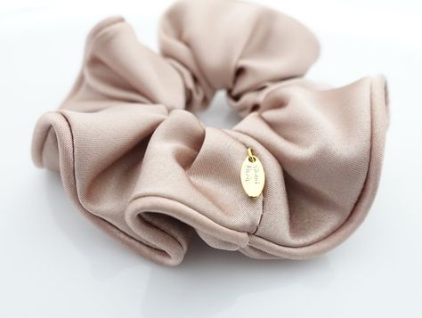 Best Korean satin scrunchies for Women #scrunchies #satinscrunchies #veryshine #pink Diy Hair Scrunchies, Scrunchies Diy, Lazy Hairstyles, Hair Color Unique, Hair Elastic, Handmade Hair Accessories, Hair Scrunchies, Diy Hair Accessories, Hair Elastics